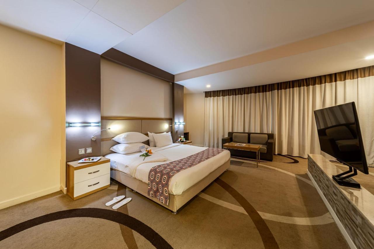 Prideinn Azure Hotel Nairobi Westlands Экстерьер фото