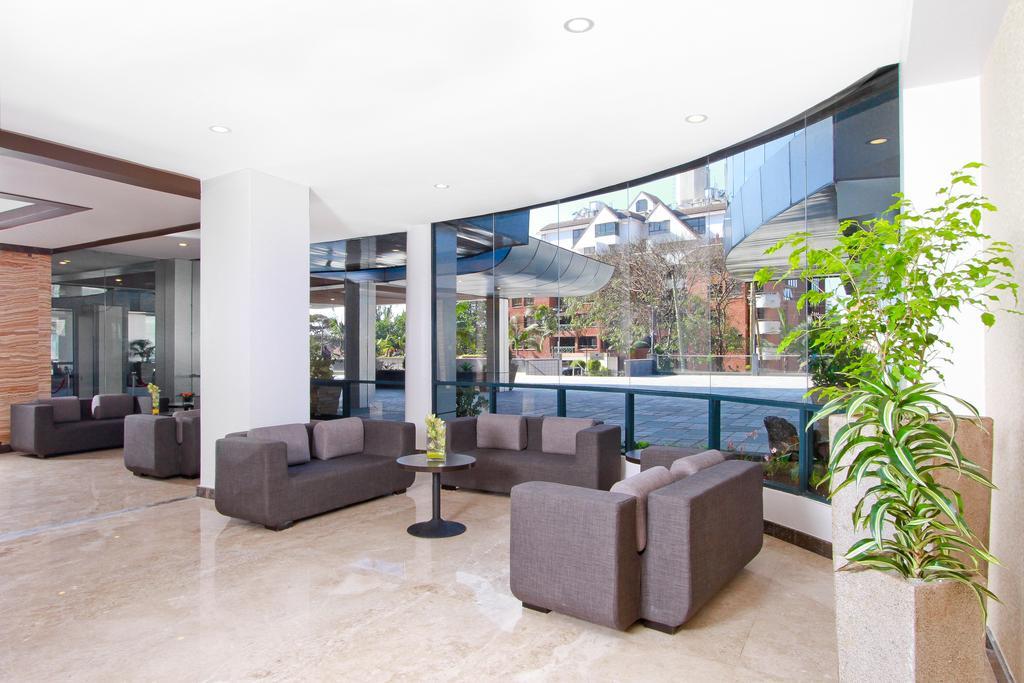 Prideinn Azure Hotel Nairobi Westlands Экстерьер фото